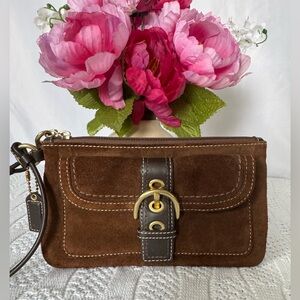 Coach Soho EUC brown suede buckle pocket wristlet